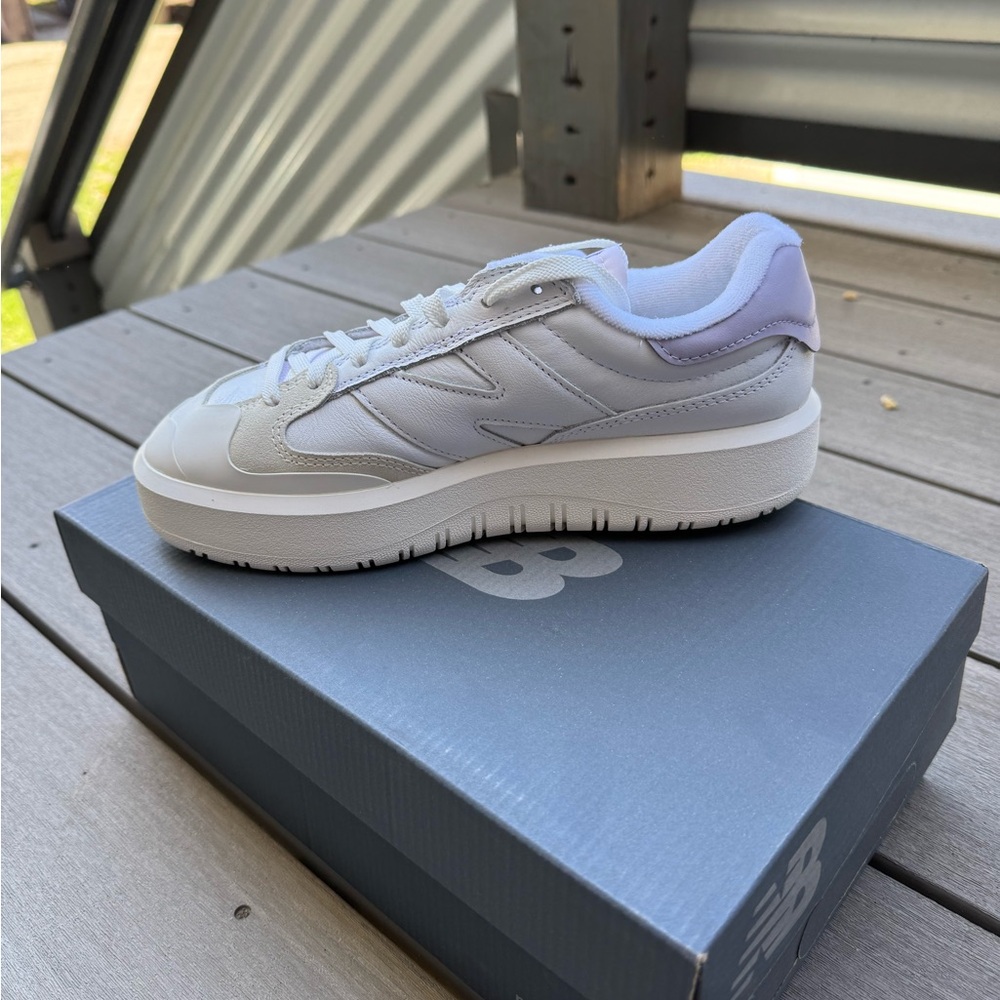 New Balance CT 302 Unisex Sneakers (Women’s Size 8)